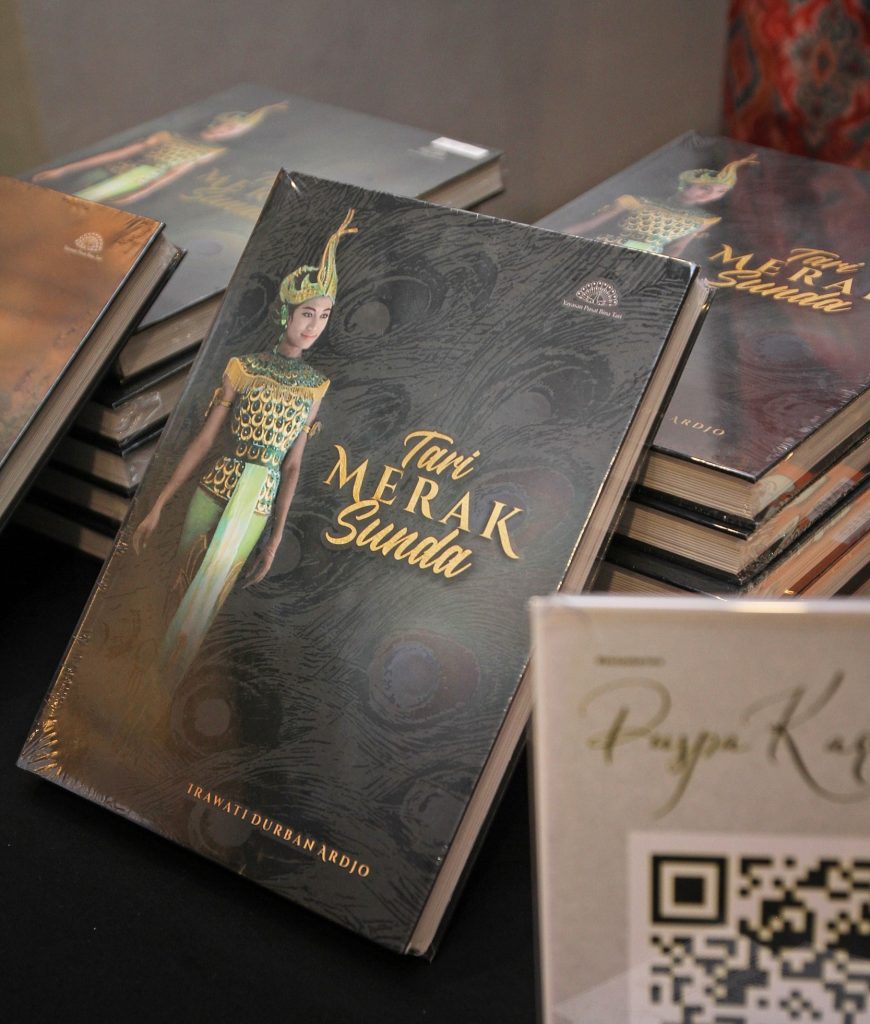 buku tari merak sunda